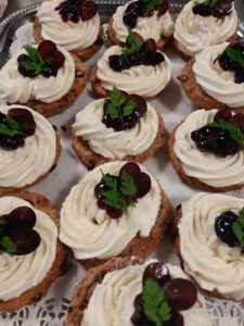Dessert mit Beeren