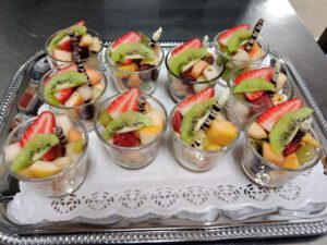 Obstdessert im Glas